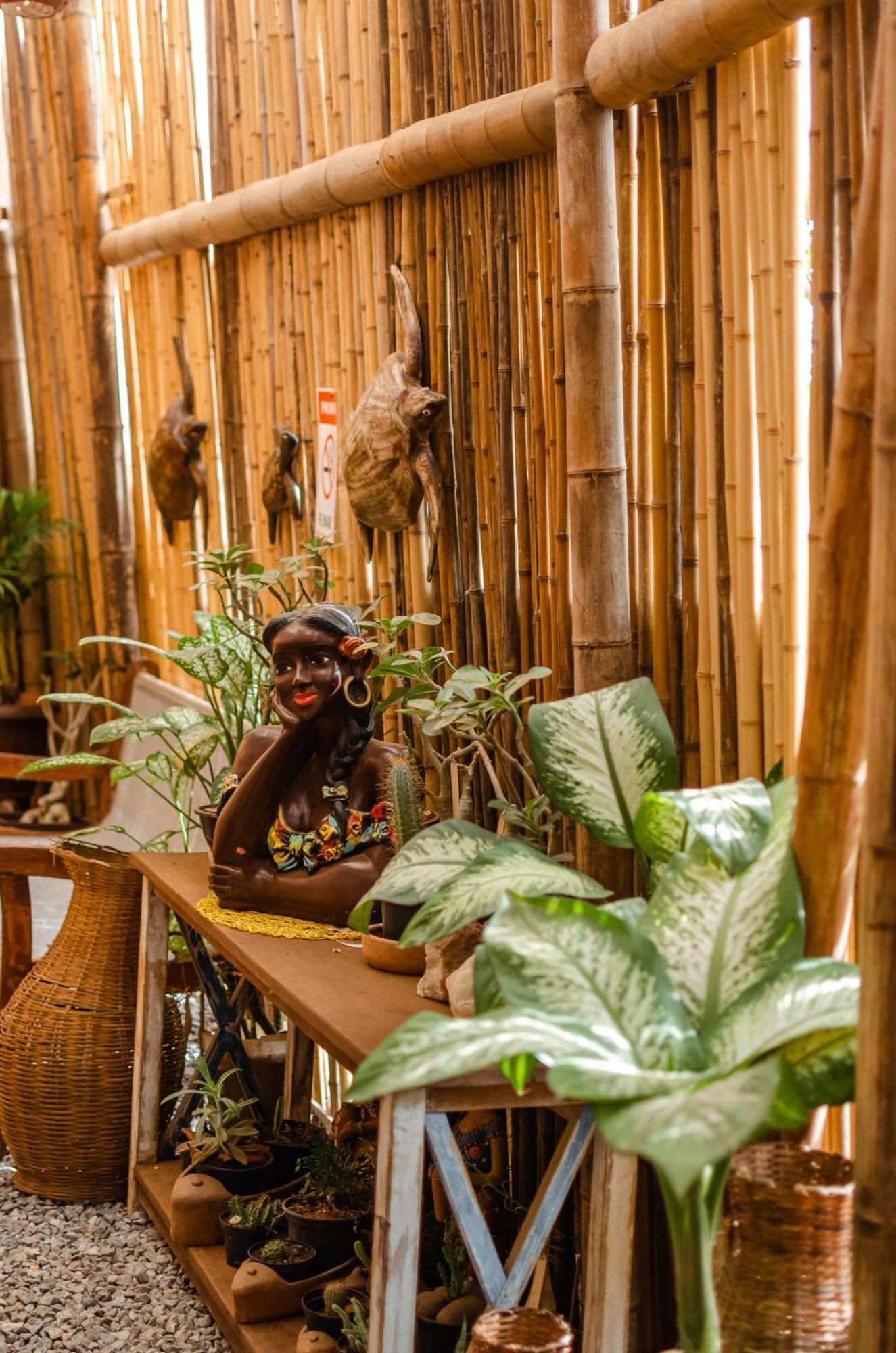 Doce Lar Hostel Noronha フェルナンド・デ・ノローニャ エクステリア 写真