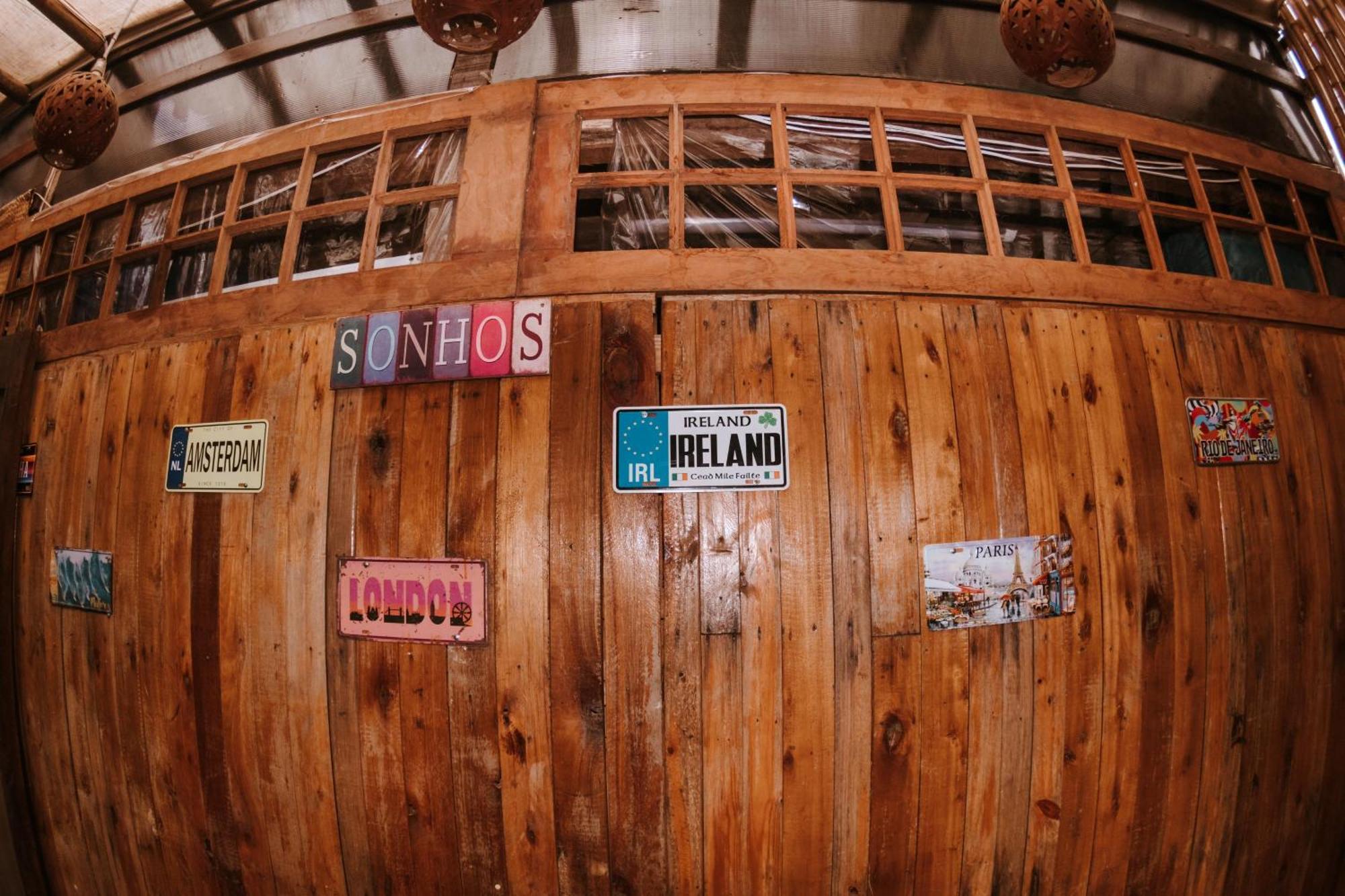 Doce Lar Hostel Noronha フェルナンド・デ・ノローニャ エクステリア 写真